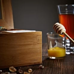 Lumaland Cuisine - Theedoos Van Bamboe - Theebox Met 8 Vakken - Duurzam Decoratief Materiaal - Ca. 28 X 16 X 9 Cm 14 Lumaland Cuisine - Theedoos Van Bamboe - Theebox Met 8 Vakken - Duurzam Decoratief Materiaal - Ca. 28 X 16 X 9 Cm -Koffie Series Winkel 1200x1200 396