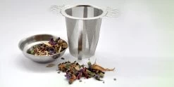 Theefilter RVS - Theezeef Losse Thee Voor Kop Of Hele Pot Met Houder En Lekbakje 11 Theefilter RVS - Theezeef Losse Thee Voor Kop Of Hele Pot Met Houder En Lekbakje -Koffie Series Winkel 1200x601