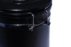 KoffieCanners Koffie Bewaarbus Luchtdicht Met CO2 Uitlaat Voor 600 Gram - Koffieblik Matzwart -Koffie Series Winkel 1200x796 2