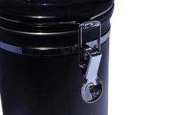 KoffieCanners Koffie Bewaarbus Luchtdicht Met CO2 Uitlaat Voor 600 Gram - Koffieblik Matzwart -Koffie Series Winkel 1200x796 3